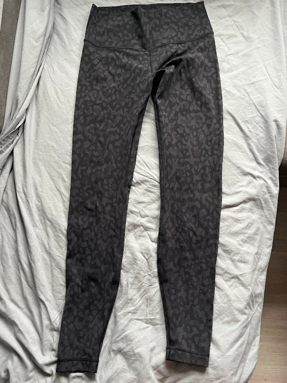 Lulu Lemon Black Camo Wunder Under
